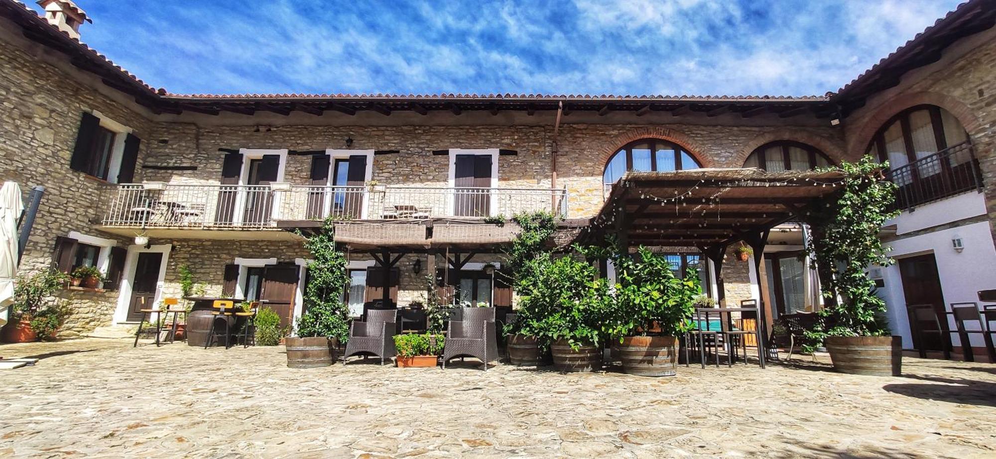 Agriturismo Tenuta San Giuseppe Cossano Belbo Exterior foto